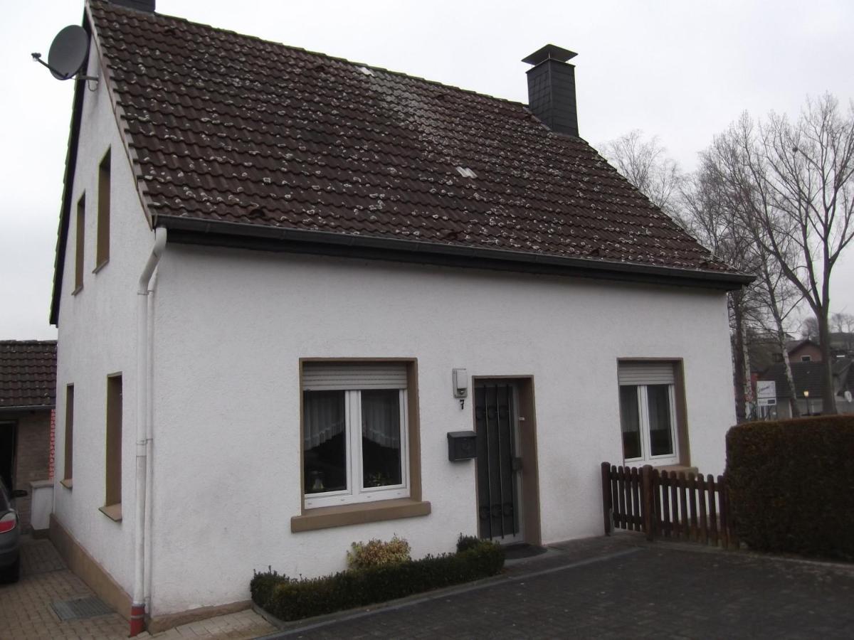 Ferienhaus Und Ferienwohnung Knappstein เมอเนอเซ ภายนอก รูปภาพ