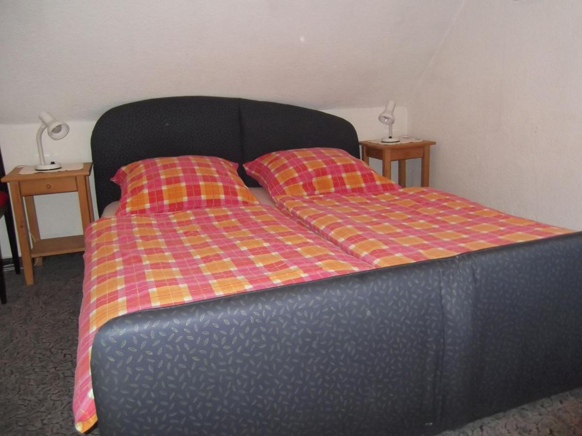 Ferienhaus Und Ferienwohnung Knappstein เมอเนอเซ ภายนอก รูปภาพ